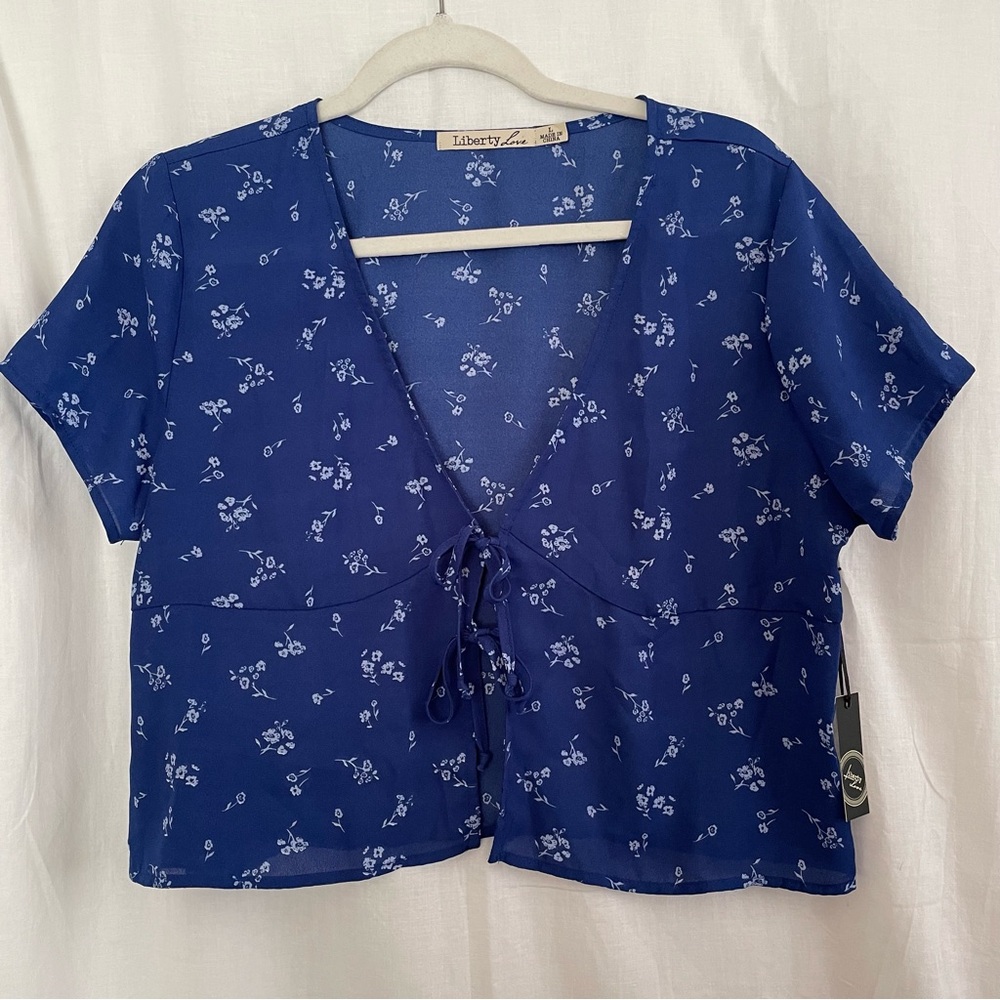 NWT Y2K style tie front flowy top